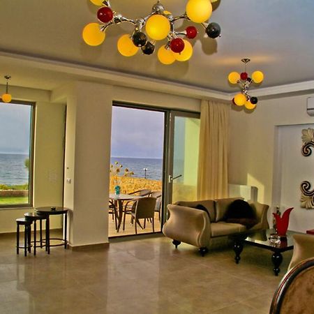 Sea View Beachfront Villa Peri Гувес Екстериор снимка