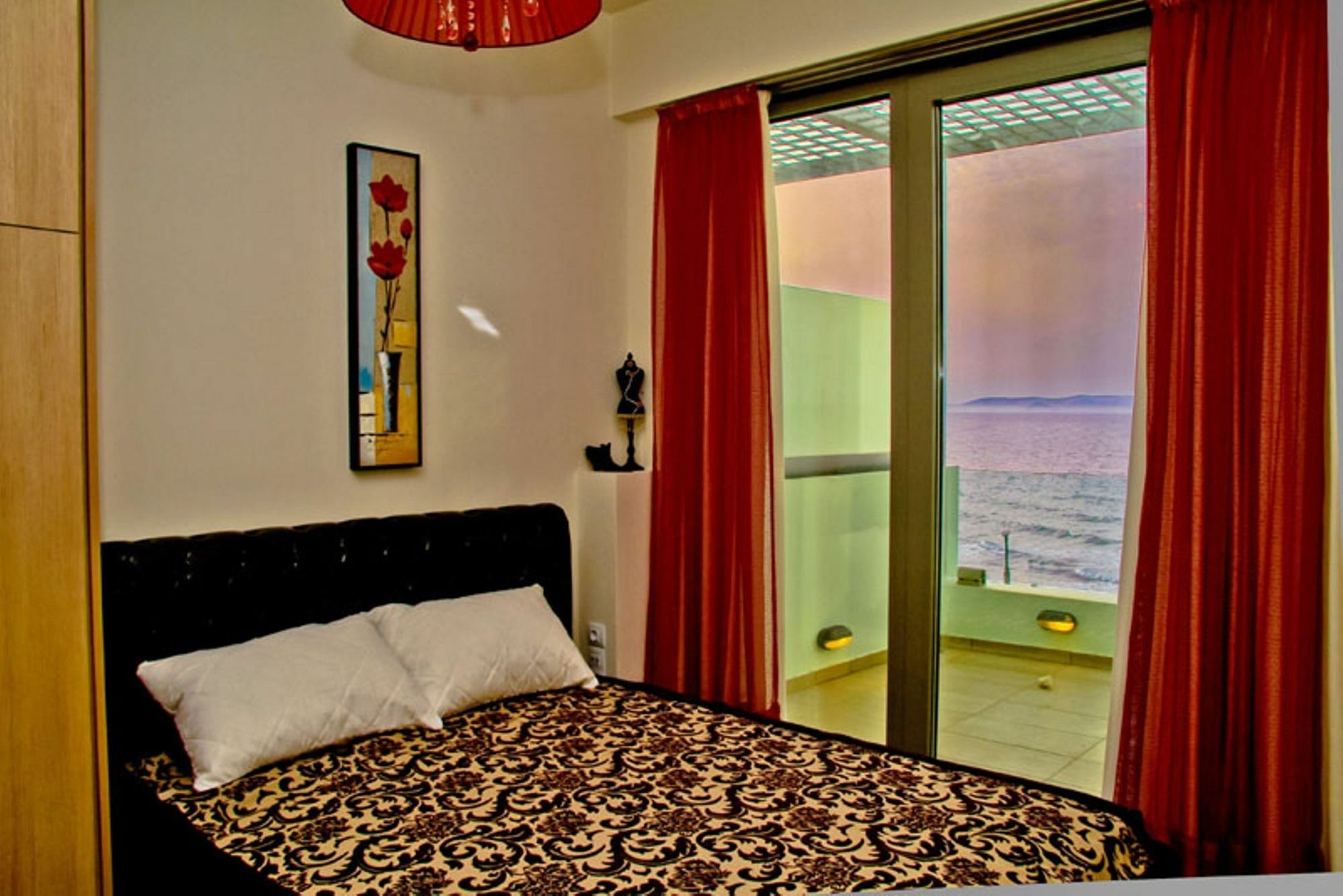 Sea View Beachfront Villa Peri Гувес Екстериор снимка